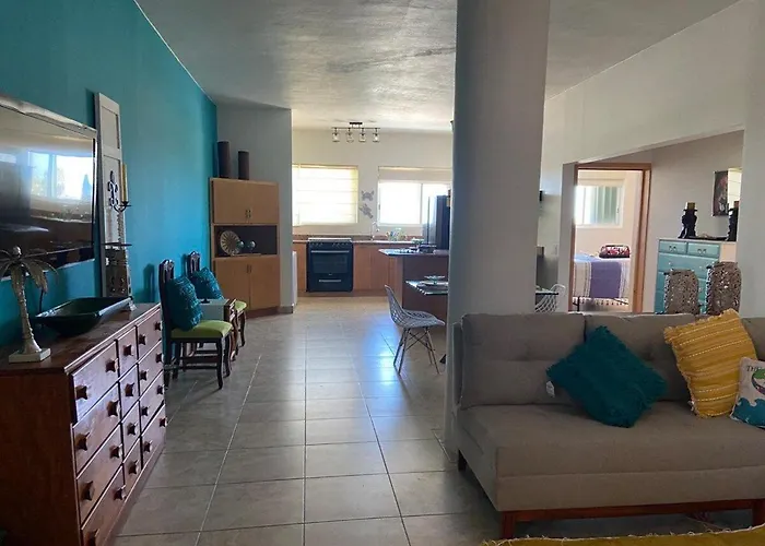 Ocean Views - Rooftop Balcony - Near Marina-gonzo Apartment *