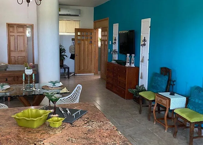 Ocean Views - Rooftop Balcony - Near Marina-gonzo Apartment *